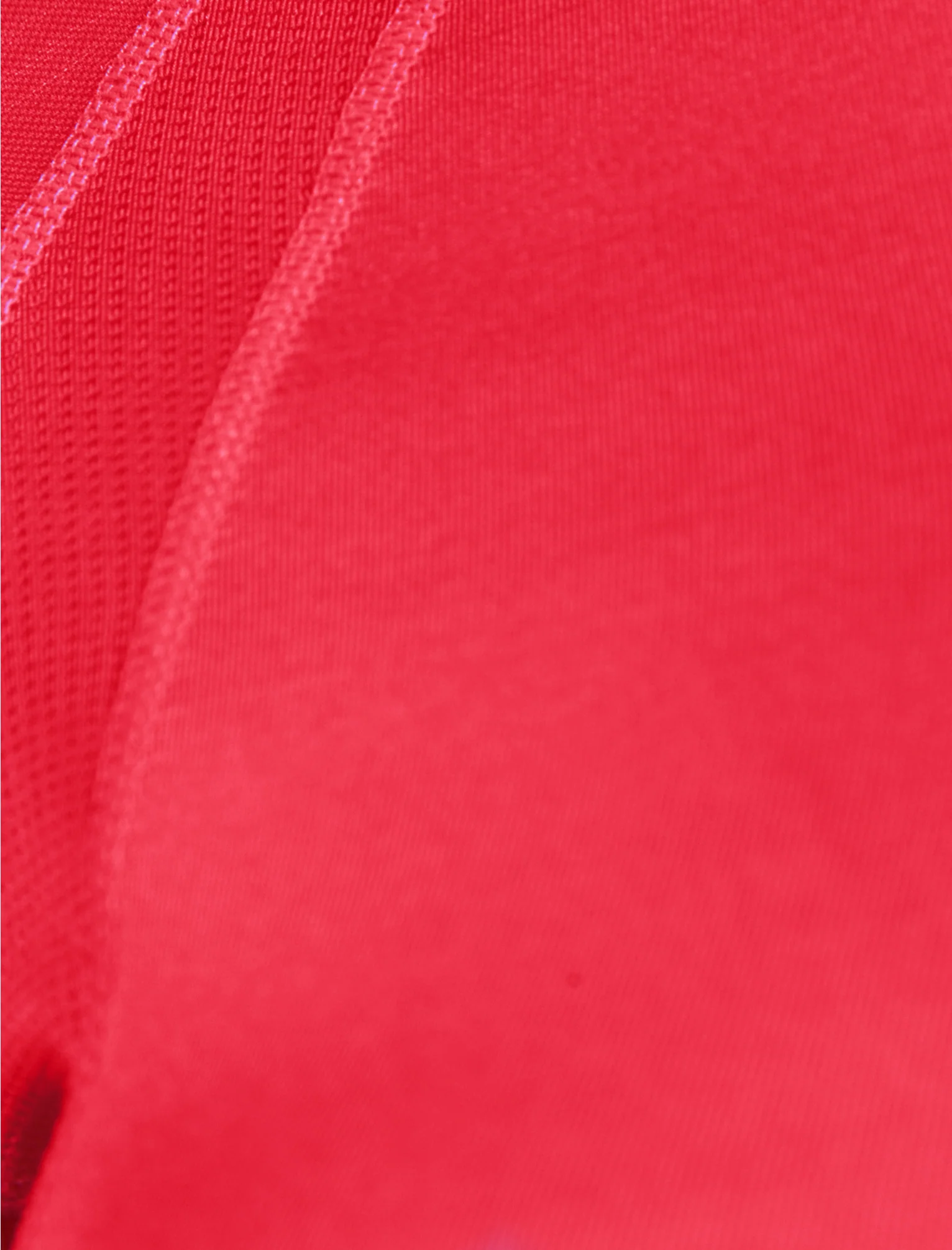 Retton Mesh Panel Stretch Jersey T-Shirt in Rouge Red - Tokyo Laundry Active - Image 3